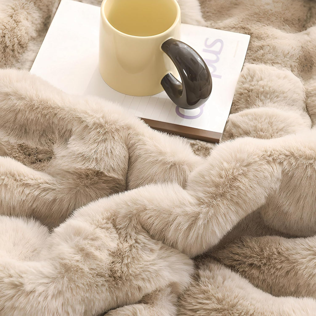 Camel Fleece Throw Blanket for Couch Faux Fur Throw Blanket Fluffy Blankets and Throws for Bed, Sofa, Office, Camping