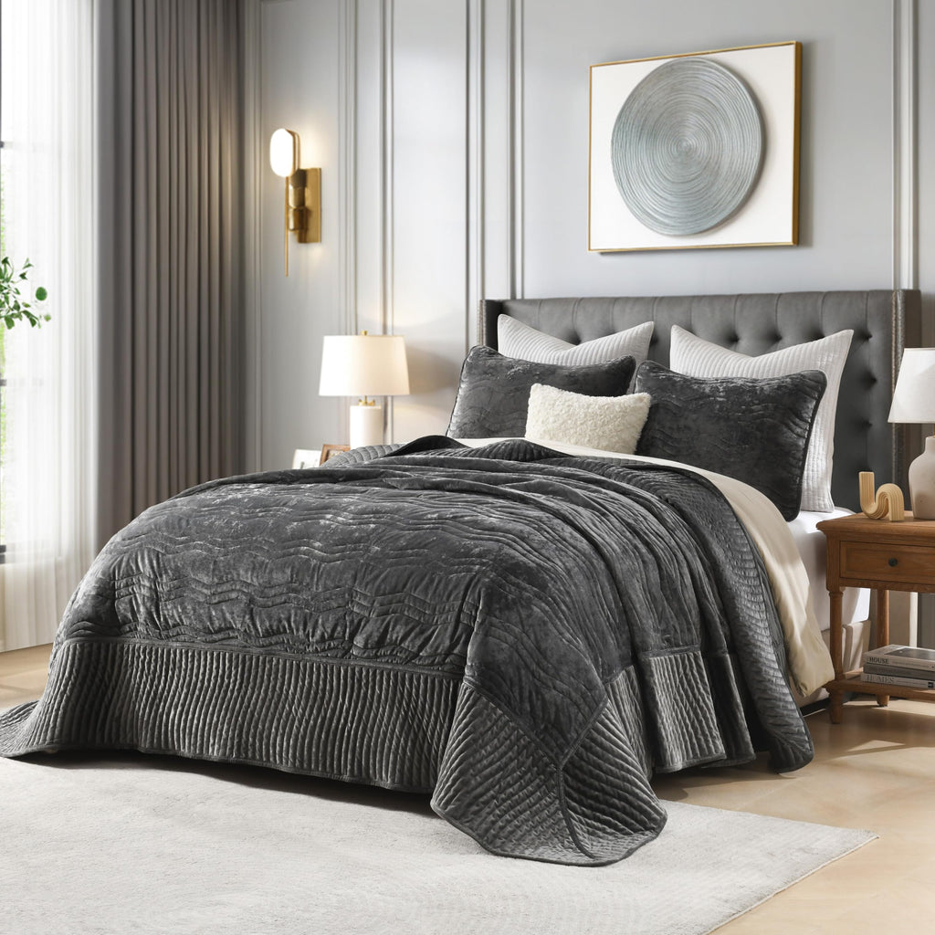 Patchwork Velvet Comforter, Grey Wave Pattern Quilt