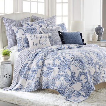 Bennett Quilt Set - Quilt + One Standard Pillow Sham - Floral Paisley - Blue and White - Quilt