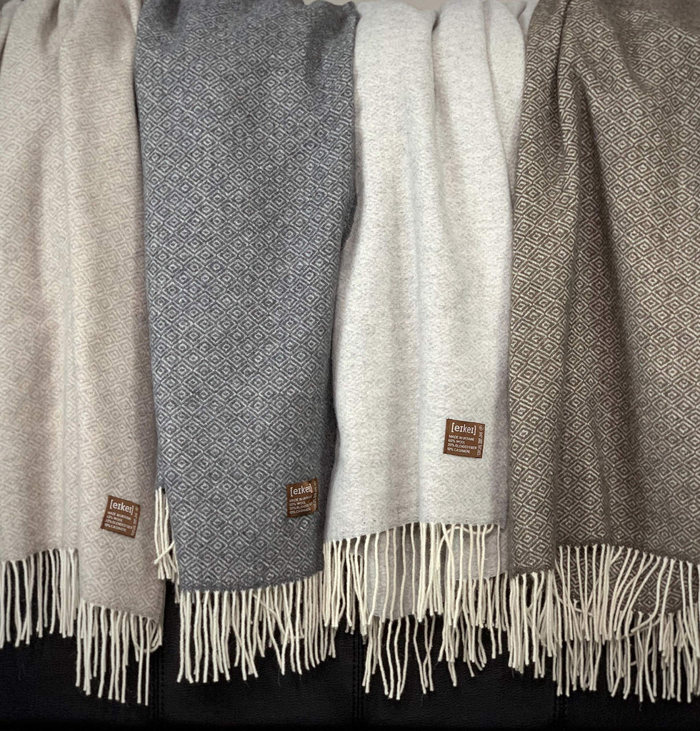 Wool Throw Blanket Geo Diamond Pattern Oversized Couch Throw Blanket Fringe Trim Soft Merino Woolen Afghan Minimalist
