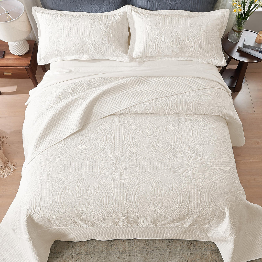 132x120 Medallion Quilt Set Light Beige