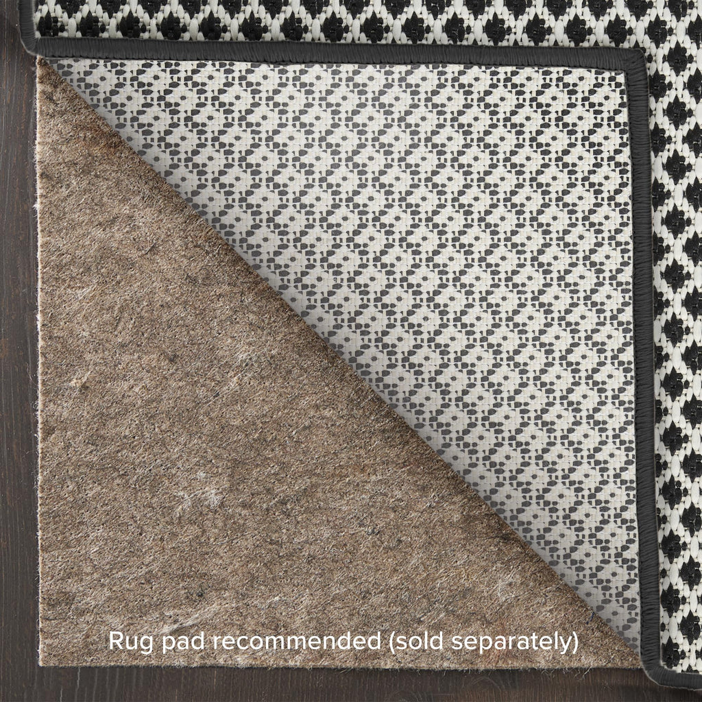 Courtyard Black White 3' x 5' Area Rug - Easy Clean, Non Shedding, Bed Room, Living Room, Dining Room, Kitchen