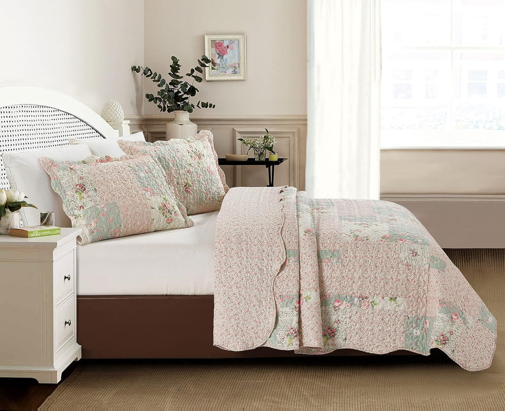 Rose and Sage Quilt Set, 3-Piece Bedding Sets, Traditional Patchwork Design, Washable and Reversible Bedspread, Soft