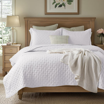 Quilts Queen - Lightweight Comforter Queen for Summer, Bright White Bedspread Quilt with Clover Pattern, Soft