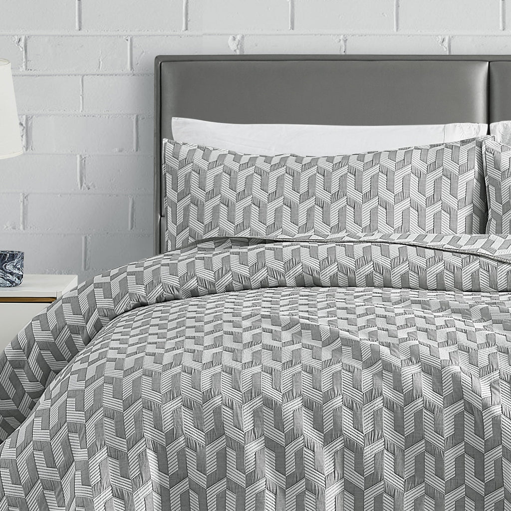 Resort Torino Geo Grey 3-Piece Soft Woven Matelasse Reversible Jacquard Cotton Blend Quilt Set