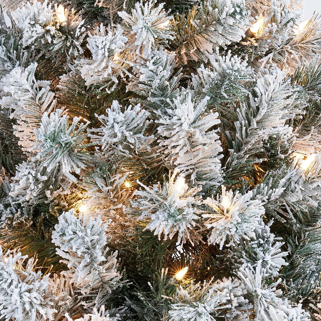 Pre-Lit Snow Flocked Artificial Christmas Tree, 900 Lights
