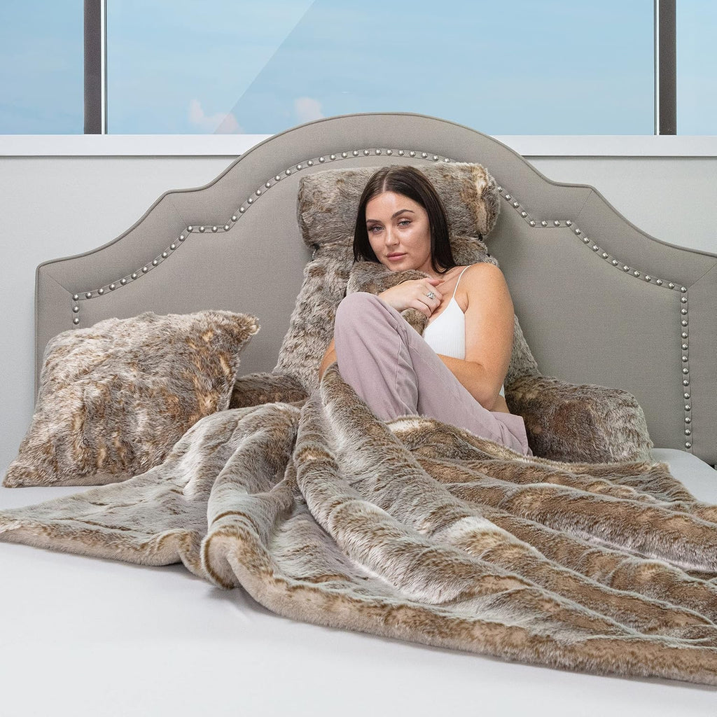 Throw Blanket, Exquisite Faux Fur -Double Sided Weighted Blanket 5.7 lbs for Couch, Chaise, Sofas & Chairs. Thick