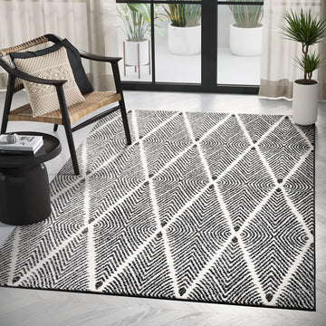 Nordic Collection Area Rug -Intricate Diamond Pattern in Black/Cream - 4'x6' - Easy to Clean - Durable for Kids &