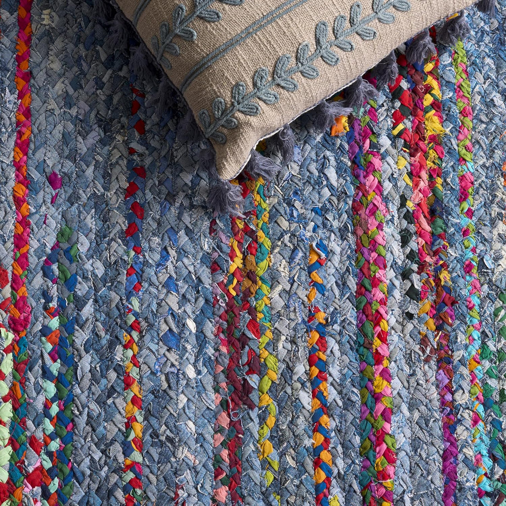 Braided Oval Rug, Blue & Red BRD250L