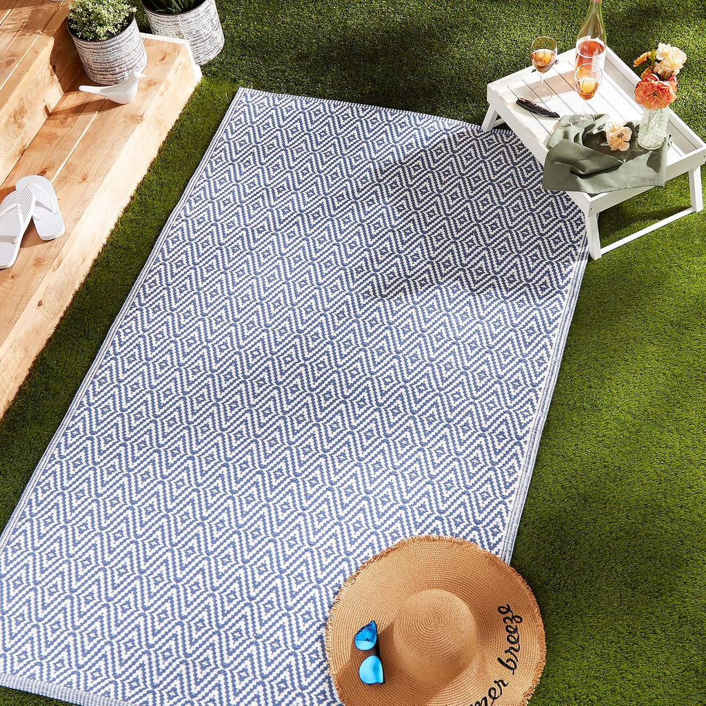 Reversible Indoor/Outdoor Diamond Woven Rug, 4x6', French Blue